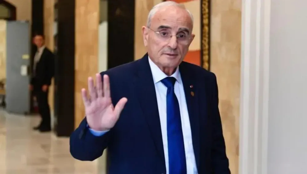 وزير الدفاع:سنتصدى باللحم الحي للخروقات الإسرائيليّة