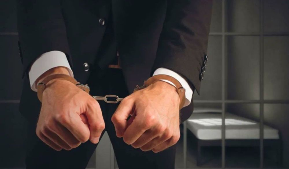سجن موظّف لمدّة عام بسبب إجازة.. تفاصيل صادمة!