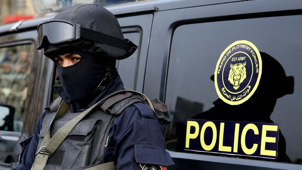 فيديو مثير للجدل.. توقيف سائحتين في مصر والسبب صادم 