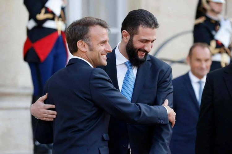 لماذا يزور ماكرون سوريا برفقة كبار المستثمرين الفرنسيين؟