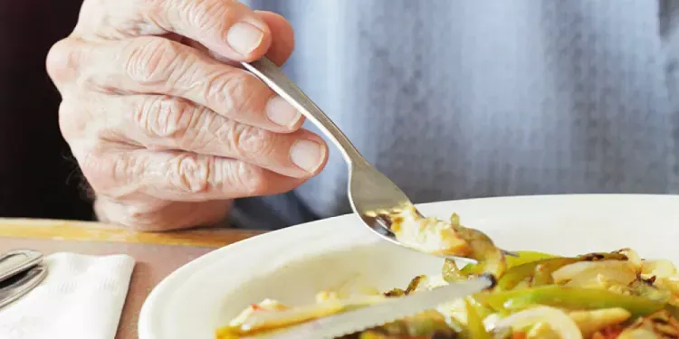 هذه الأطعمة تجعلك جائعًا رغم تناولها… ما البدائل؟