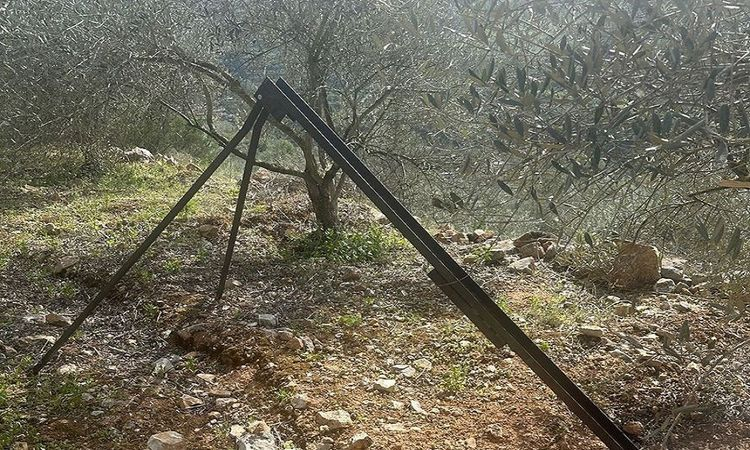 الجيش يتسلّم من "حماس" مشتبهاً  به بإطلاق صواريخ باتجاه إسرائيل