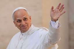 الكشف عن لقاء سريّ للبابا.. ما علاقته بالاعتداءات الإسرائيليّة؟