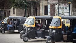 التوك توك ممنوع في هذه المنطقة.. إليكم التفاصيل