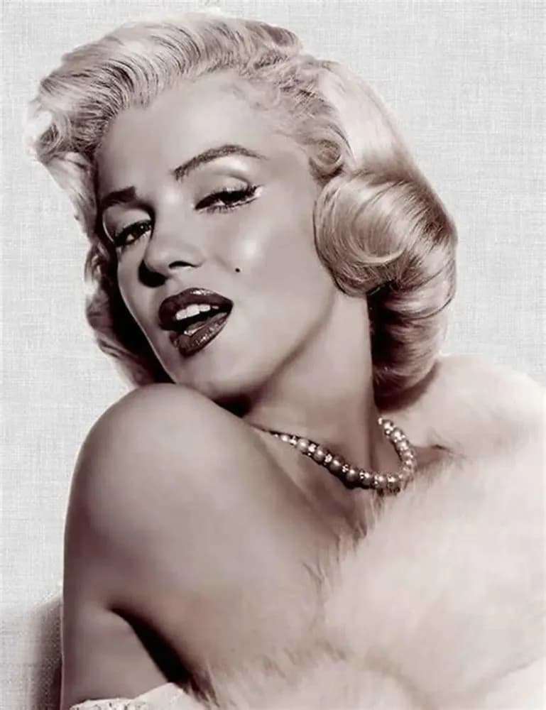 خفايا قصّة وفاة مارلين مونرو...أسرار تكشف للمرّة الأولى