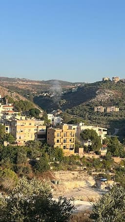 في تصعيد مستمر.. غارة تستهدف محرونة وسقوط شهيد