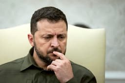 زيلينسكي يطالب بعقوبات عاجلة على موسكو 