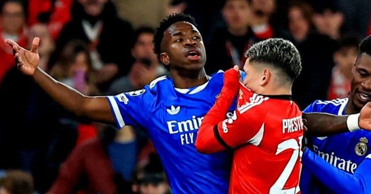 لاعب بنفيكا يعترف.. هذا ما قلته لفينيسيوس!