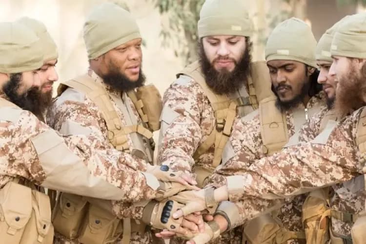 من جلبهم إلى سوريا ومَن يريد إعادتهم؟ حمادة يكشف أسرار المقاتلين الأجانب ودور الـCIA والـMI6!