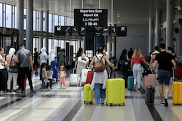 في مطار بيروت.. هذا ما عُثر عليه! (صور)