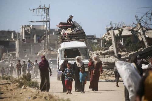 من يحكم غزّة؟ ليست السّلطة الفلسطينيّة ولا حماس 