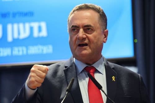 وزير الحرب الإسرائيلي يهاجم نجم برشلونة! 