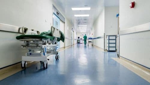 وعكة صحية تُدخل وزيرًا إلى المستشفى.. ما حالته؟