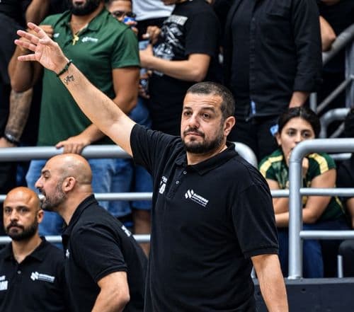 بالفيديو: لحظة سماع جو غطاس للهتافات المعارضة له!