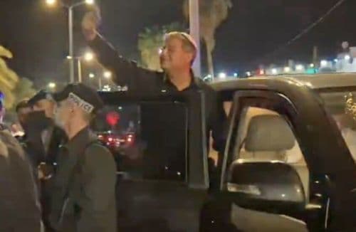 بالفيديو: شاهد المشادة الكلامية بين بن عفير والهواشلة