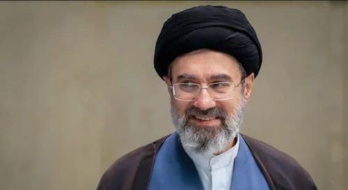 هل نُقل مجتبى خامنئي إلى روسيا؟