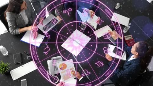 ماذا يخبئ لك برجك اليوم؟