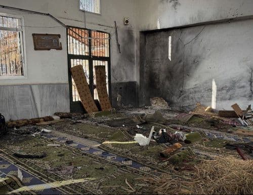 من هي "سرايا أنصار السنة" التي تبنّت تفجير مسجد حمص؟