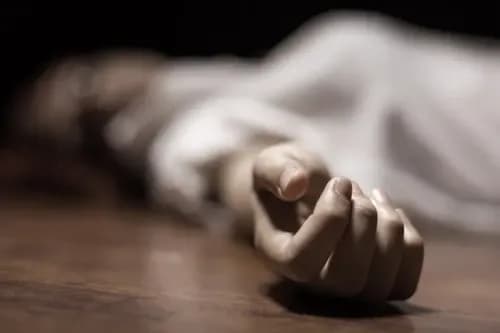 العثور على جثة انفلونسر داخل شقّة فنّان شهير.. ماذا حدث؟