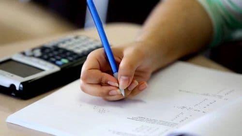 انطلاق الامتحانات الرسميّة.. جولة لكرامي وسلام