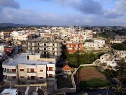 بلدية تُطلق إنذاراً عاجلاً لإخلاء مبانٍ سكنيّة.. إليكم السبب!