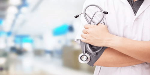 طبيب خلف مخطّط صادم.. لا تقعوا ضحيّته!