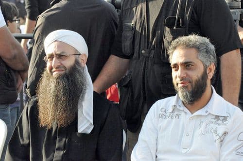 مع أم ضدّ تبرئة فضل شاكر؟