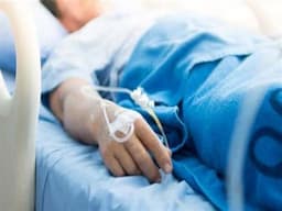 فنان مصري شهير يتعرض لوعكة صحيّة مفاجئة