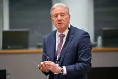 هل سيُستبعد يوسف رجي من الحكومة؟