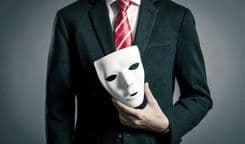 انتحل ثلاث صفات منها طبيب تجميل... هل وقعتم ضحيّته؟