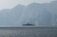 ما حقيقة عبور سفن للبحريّة الأميركيّة مضيق هرمز؟