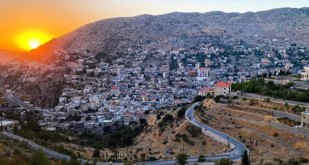 هل تم طرد نازحين من الطائفة الشيعية من هذه البلدة؟