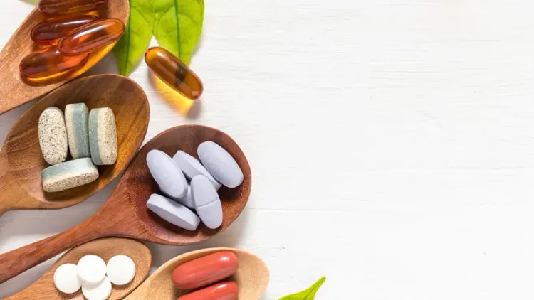 فيتامين C أم D… اكتشف أيهما يحميك من نزلات البرد!