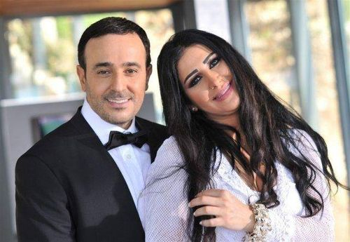 بعد زواج 10 سنوات.. زوجة فنان شهير تطلب الطلاق!